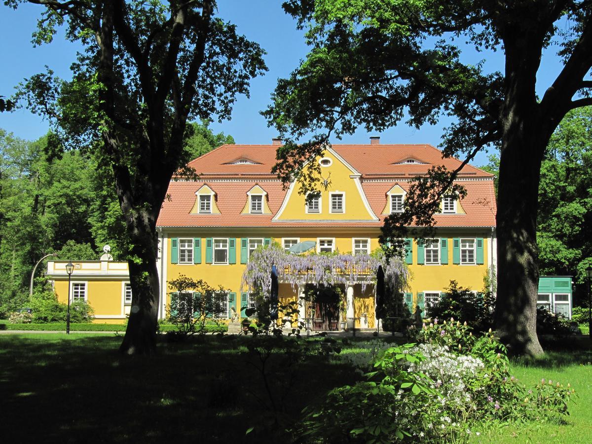 Fledermausschloss Lohsa Buitenkant foto